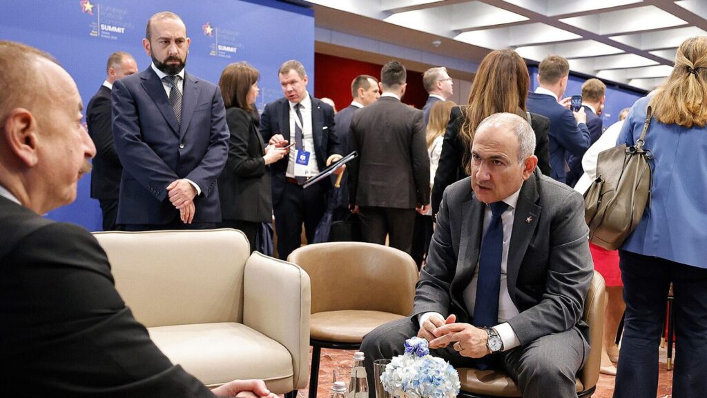 Տարածքների «մաթեմատիկական» հանձնումը ռազմավարական կապիտուլյացիա է