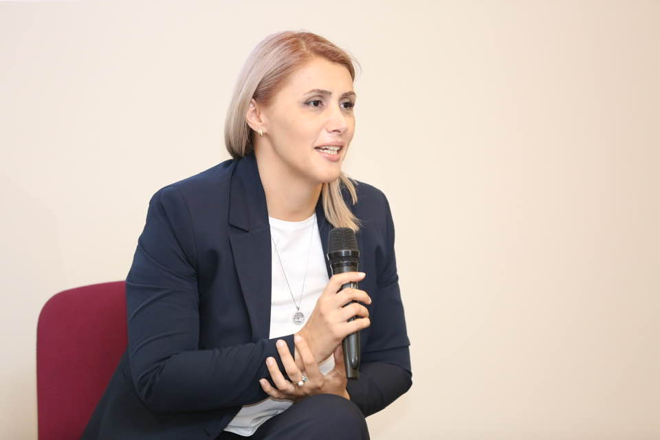 Մենք ապրում ենք մի մարդու ձեռքը խաղալիք դարձած երկրում