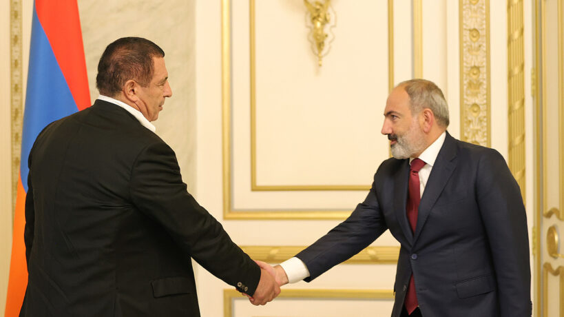 Փրկիչների մրցավազք և տատանվող ձայներ․ ով է իրականում կիսում ընտրազանգվածը