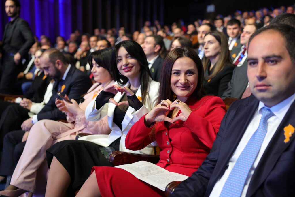 Իրավական հակասություններ նախընտրական ծրագրում․ ՔՊ-ն իրավունք չունի մասնակցելու ընտրություններին