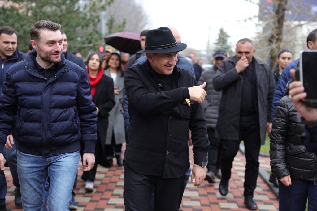 Մարդկանց զրկում են պաշտպանության իրավունքից, իսկ հասարակությանը փորձում են ուղղորդել